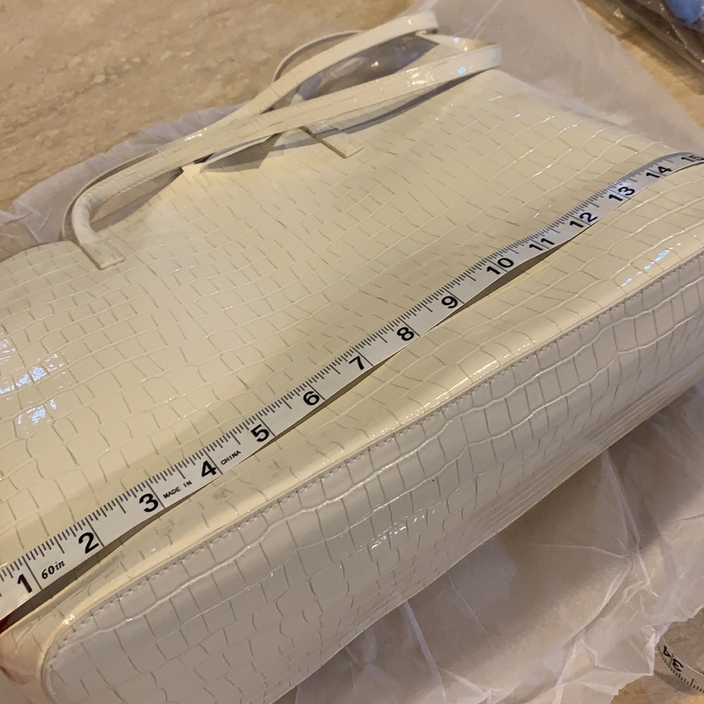 Large Tote - Picture 5 of 10